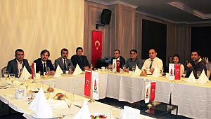 BASIN MÜDÜRLERİ, ONİKİŞUBAT BELEDİYESİ EV SAHİPLİĞİNDE BİR ARAYA GELDİ