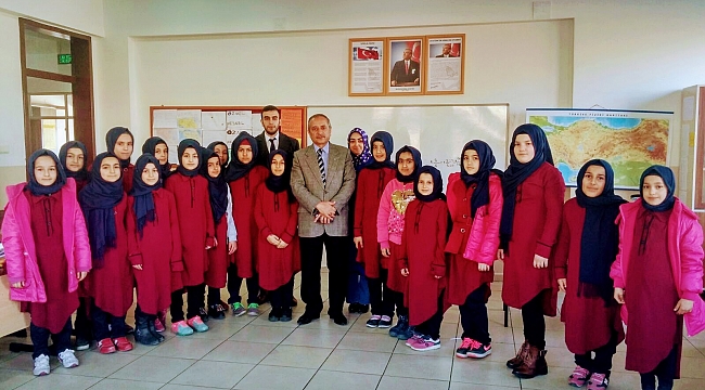 ONİKİŞUBAT İLÇE MÜFTÜSÜ ILICA İMAM HATİP ORTAOKULUNU ZİYARET ETTİ.