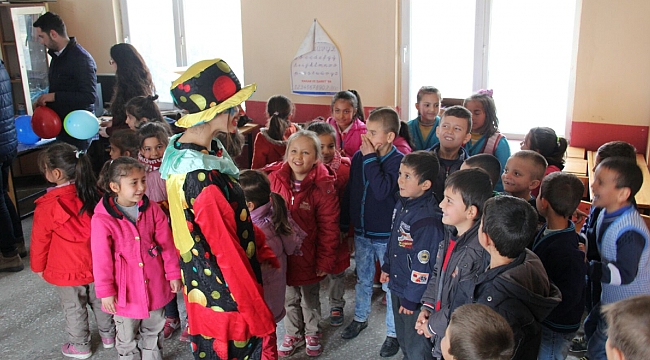 UMUT ELLERİ TOPLULUĞU KARNE SEVİNÇLERİNE ORTAK OLDU!