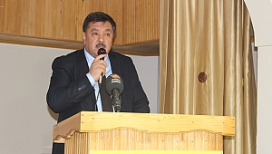 BAŞKAN ÇELEĞEN ÖĞRENCİLERLE KARİYER GÜNLERİNDE BULUŞTU