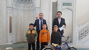 “HAYDİ ÇOCUKLAR CAMİYE”PROJESİNDE ÇOCUKLAR ÖDÜLLENDİRİLDİ