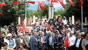 SÜLEYMAN'LIDA ŞEHITLER ANILDI,ASILSIZ ERMENİ SOYKIRIMI İDDİALARI KINANDI