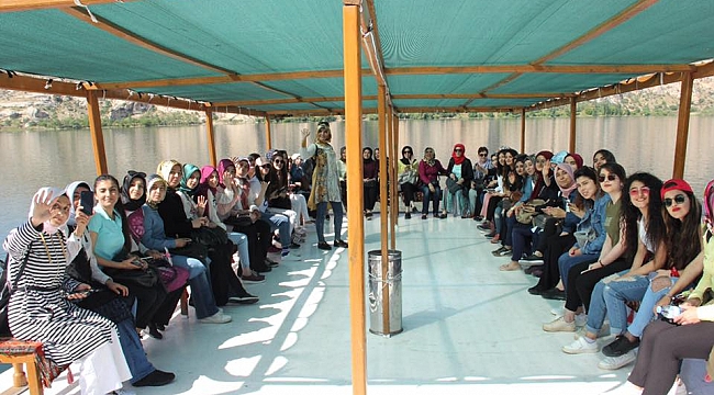 ONİKİŞUBAT BELEDİYESİ’NDEN SINAVA GİRECEK ÖĞRENCİLERE MOTİVASYON GEZİSİ