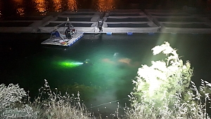 OTOMOBİL CEYHAN NEHRİNE UÇTU: 1 ÖLÜ, 1 YARALI