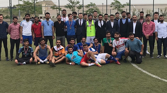 ÜLKÜ OCAKLI GENÇLERDEN FUTBOL TURNUVASI