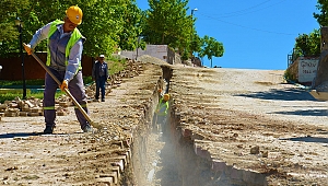 EKİNÖZÜ İÇME SUYU YENİLEME ÇALIŞMALARI SÜRÜYOR
