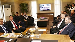 KMTSO YÖNETİMİ ŞAHİN AVŞAROĞLU'NU ZİYARET ETTİ