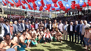 BOYALI GÜREŞLERİ NEFES KESTİ