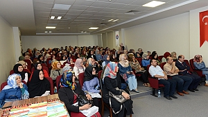 İLAHİYAT FAKÜLTESİ HAZIRLIK SINIFI ÖĞRENCİLERİNE ORYANTASYON SEMİNERİ VERİLDİ