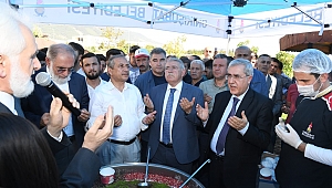 ONİKİŞUBAT BELEDİYESİ AŞURESİNİ ÖĞRENCİLERLE PAYLAŞTI