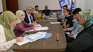 REKTÖR CAN, KSÜ’YE KAYIT YAPTIRAN ÖĞRENCİLER VE AİLELERİ İLE BİR ARAYA GELDİ