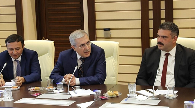 REKTÖR CAN, REKTÖR ATAMA KARARNAMESİNİ VE BELGESİNİ YÖK BAŞKANI SARAÇ’IN ELİNDEN ALDI
