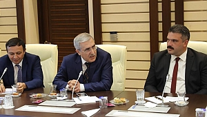 REKTÖR CAN, REKTÖR ATAMA KARARNAMESİNİ VE BELGESİNİ YÖK BAŞKANI SARAÇ’IN ELİNDEN ALDI