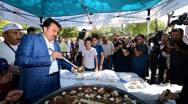 BÜYÜKŞEHİR’DEN 10 BİN KİŞİLİK AŞURE