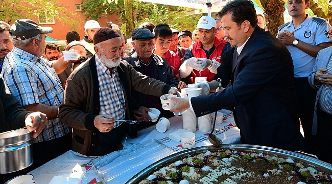 BÜYÜKŞEHİR’DEN GÖKSUN’DA AŞURE PROGRAMI