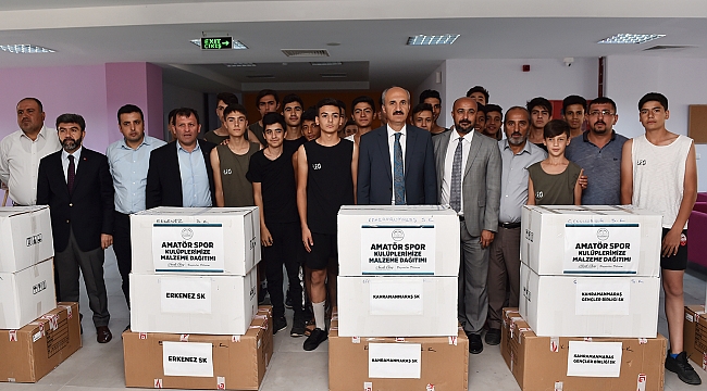 DULKADİROĞLUNDAN AMATÖR SPOR KULÜPLERİNE MALZEME YARDIMI