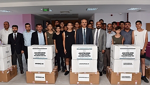 DULKADİROĞLUNDAN AMATÖR SPOR KULÜPLERİNE MALZEME YARDIMI