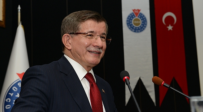 ESKİ BAŞBAKAN DAVUTOĞLU, KSÜ’DE GENÇLERLE BİR ARAYA GELDİ