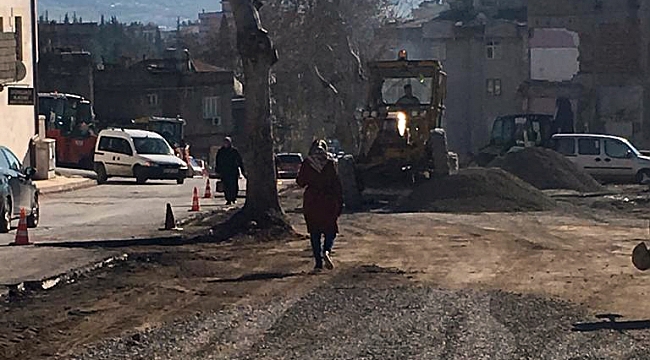 SARAYALTI CADDESİ’NDE ÇALIŞMALAR DEVAM EDİYOR