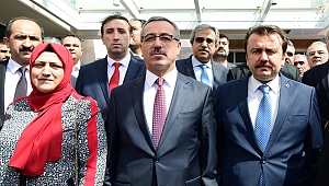 BÜYÜKŞEHİR BELEDİYE BAŞKANI GÜNGÖR GÖREVİNE BAŞLADI