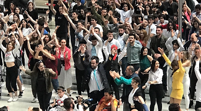 DÜNYA DANS GÜNÜNDE ENGELSİZ FLASHMOP SÜRPRİZİ!