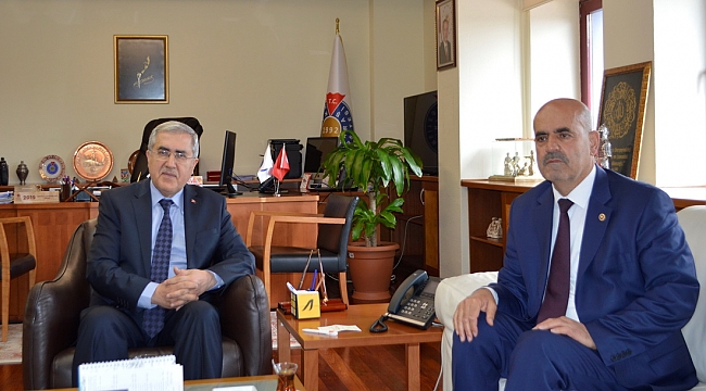 REKTÖR CAN, KAHRAMANMARAŞ MİLLETVEKİLİ KILIÇ’I REKTÖRLÜK MAKAMINDA AĞIRLADI