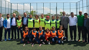 ASKF YÖNETİMİNDEN SÜMER'İN YILDIZLARINA TEBRİK VE BAŞARI DİLEĞİ ZİYARETİ