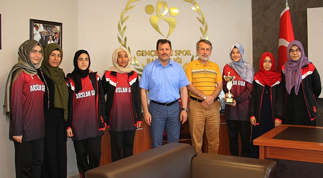 TÜRKİYE 3.SÜ LİSELİ KIZLARDAN KABAKCI’YA ZİYARET