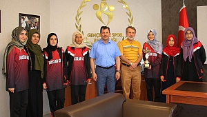 TÜRKİYE 3.SÜ LİSELİ KIZLARDAN KABAKCI’YA ZİYARET