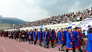 ÜNİVERSİTEMİZ MEZUNLARINI COŞKU İLE UĞURLADI