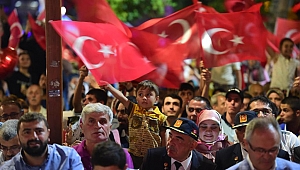 DULKADİROĞLU’NDAN 15 TEMMUZ’DA 15 BİN TÜRK BAYRAĞI