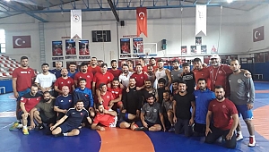 BÜYÜKŞEHİR GÜREŞÇİLERİ MİLLİ TAKIMDA