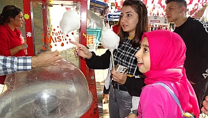 GÖNÜLLÜ GENÇLİK FUARDA İŞ BAŞINDA