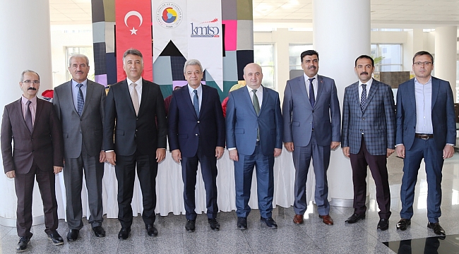 KMTSO’DAN ÖĞRENCİLERE GİYİM YARDIMI
