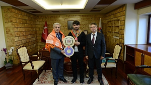 REKTÖR CAN, TÜRKİYE'NİN EN GENÇ YÖRÜK TÜRKMEN BEYİ SEÇİLEN OSMAN İNCECİK’İ REKTÖRLÜK MAKAMINDA KABUL ETTİ