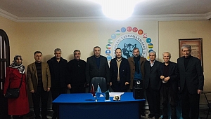 BÜTÜN BAYRAKLAR AZİZDİR, İLLÂKİ TÜRK BAYRAĞI!..
