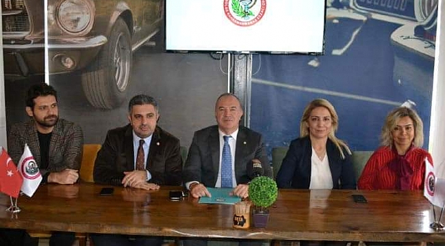 ECZACI ODASI BAŞKANI DR.MURAT ARAS VE YÖNETİMİ BASINLA BULUŞTU.