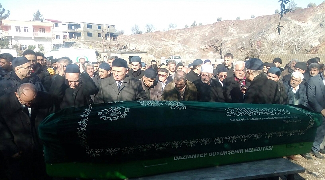 MİLLİ EĞİTİM CAMİASININ SEVİLEN ŞEFLERİNDEN VEFAT EDEN ABDULKADİR AVCI DEFNEDİLDİ