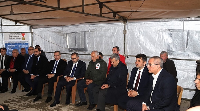 MAHİR ÜNAL ŞEHİTLERE TAZİYE ZİYARETİNDE BULUNUYOR