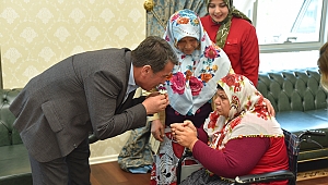 BAŞKAN OKUMUŞ; İLÇEDE Kİ CEFAKAR VEFAKAR KADINLARIMIZIN DÜNYA KADINLAR GÜNÜNÜ KUTLADI