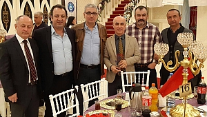 DUAYEN EĞİTİMCİ METİN SAĞIR PLAKETİNİ TÜRK EĞİTİM SEN GENEL BAŞKANI TALİP GEYLAN'DAN ALDI