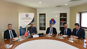 ÜNİVERSİTEMİZ REKTÖRÜ CAN, KARACASU YERLEŞKESİNİN AVŞAR YERLEŞKESİNE TAŞINMASI İLE İLGİLİ BASIN AÇIKLAMASI YAPTI