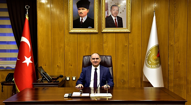 VALİ ÖZKAN’IN İSTİKLAL MARŞIMIZIN KABULÜ VE MEHMET AKİF ERSOY’U ANMA GÜNÜ MESAJI