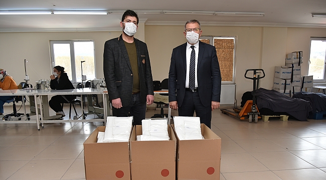 GÖKSUN TEKSTİL ATÖLYESİNDE 10 BİN ADET MASKE ÜRETİLDİ