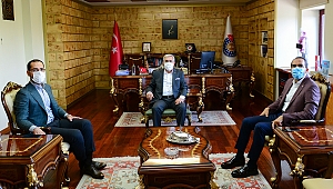 KAHRAMANMARAŞ MİLLETVEKİLLERİ AHMET ÖZDEMİR İLE M. CİHAT SEZAL, REKTÖRÜMÜZ PROF. DR. NİYAZİ CAN’I ZİYARET ETTİ