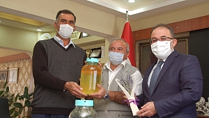 İLK LAVANTA YAĞINI BELEDİYEYE SATTI
