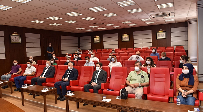 VALİ COŞKUN, KADINA YÖNELİK ŞİDDETLE MÜCADELE KAPSAMINDA MUHTARLARLA BİR ARAYA GELDİ