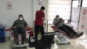 DEVA PARTİSİ YÖNETİMİNDEN KIZILAY'A KAN BAĞIŞI