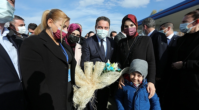 ‘ÜLKEYI 90’LI YILLARIN KARANLIĞINA GÖTÜRÜYORLAR’