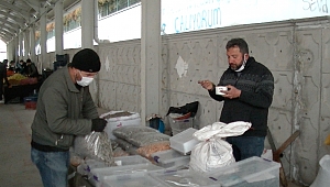 ONİKİŞUBAT BELEDİYESİ’NDEN SOĞUK GÜNDE PAZAR ESNAFINA SICAK KARŞILAMA